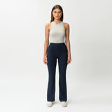 Asana Leggings mit ausgestelltem Bein