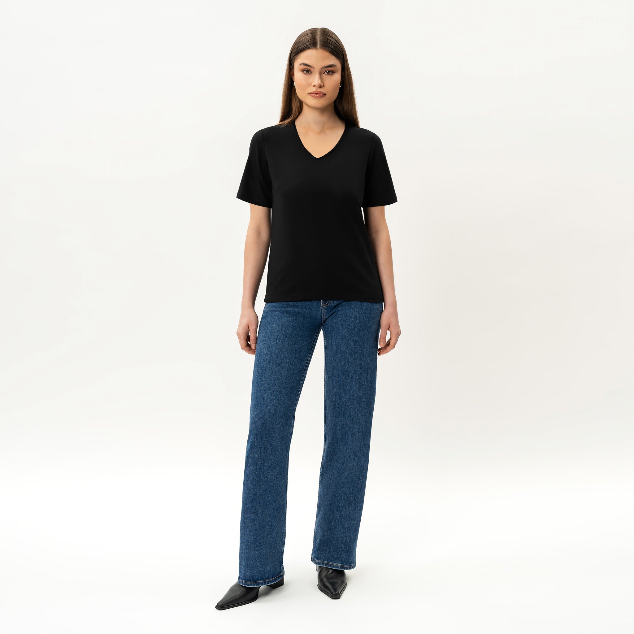 Fitted V-neck Pima T-shirt - Ninepine