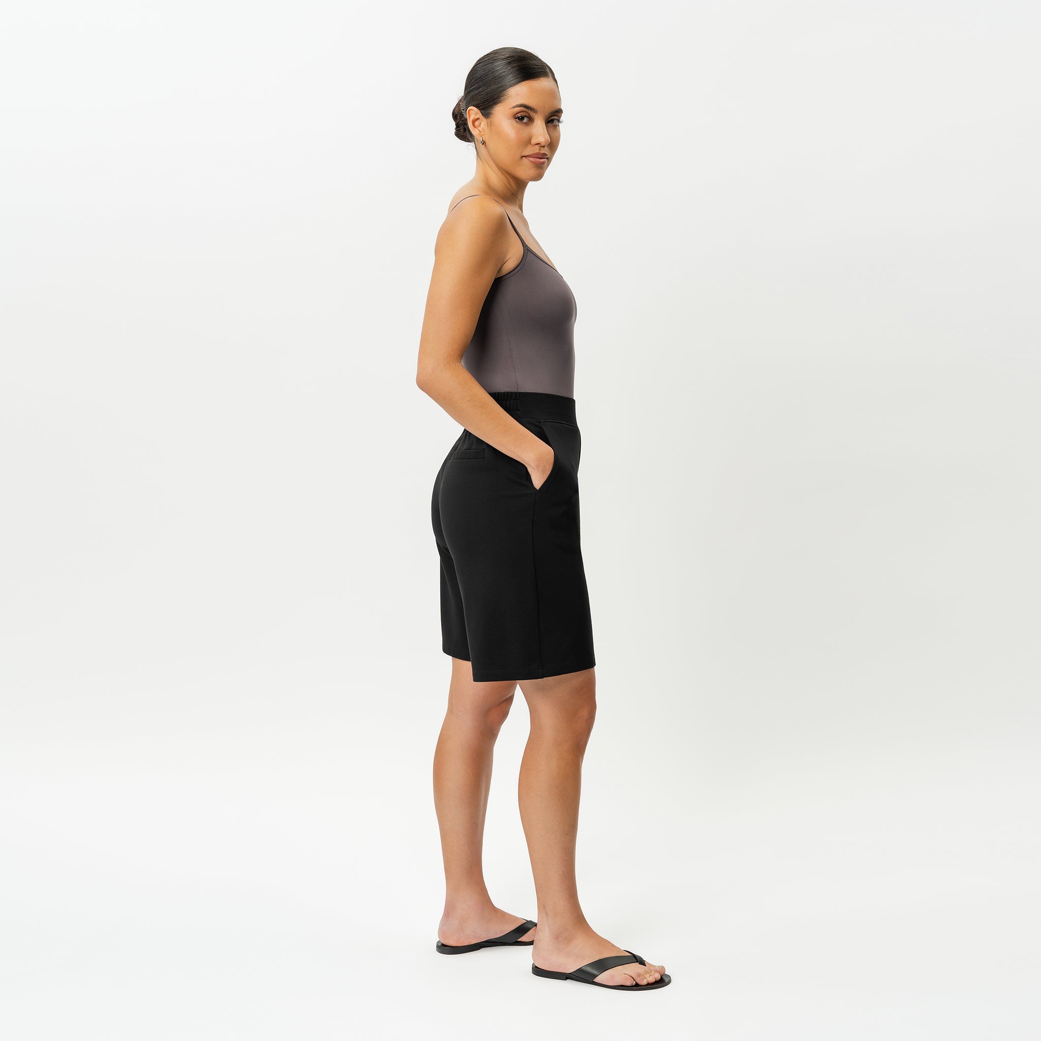 Light Ponte Shorts - Ninepine