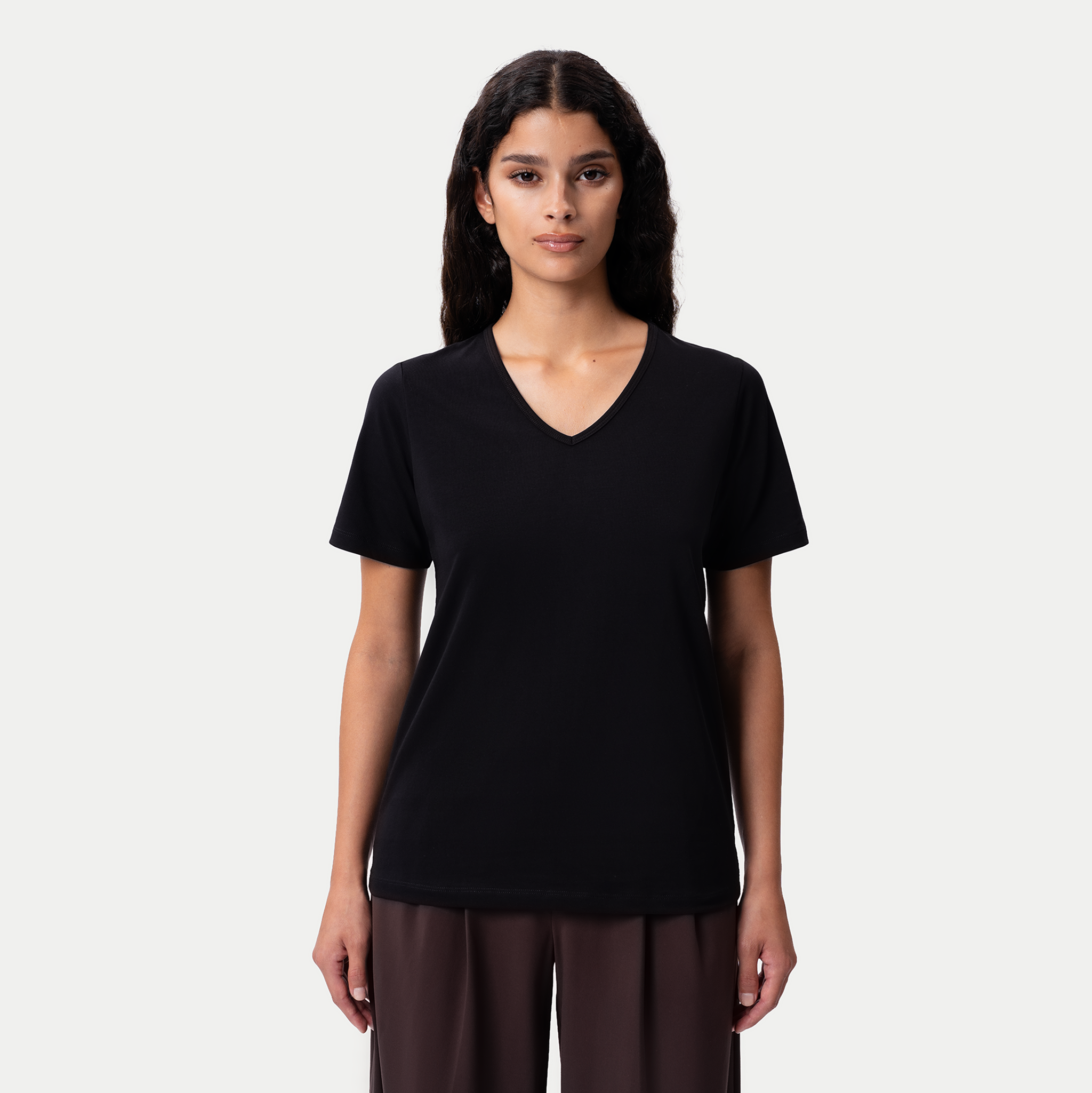 Figurbetontes Pima-T-Shirt mit V-Ausschnitt – Ninepine