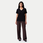 Figurbetontes Pima-T-Shirt mit V-Ausschnitt – Ninepine