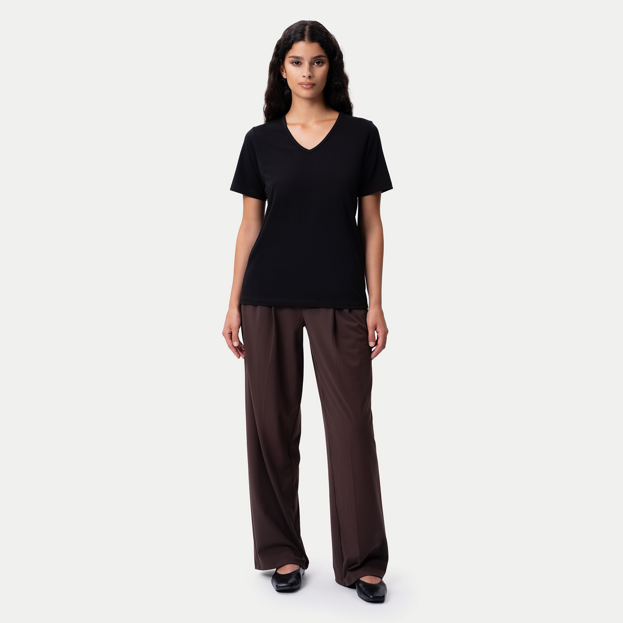 Figurbetontes Pima-T-Shirt mit V-Ausschnitt – Ninepine