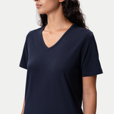 Figurbetontes Pima-T-Shirt mit V-Ausschnitt