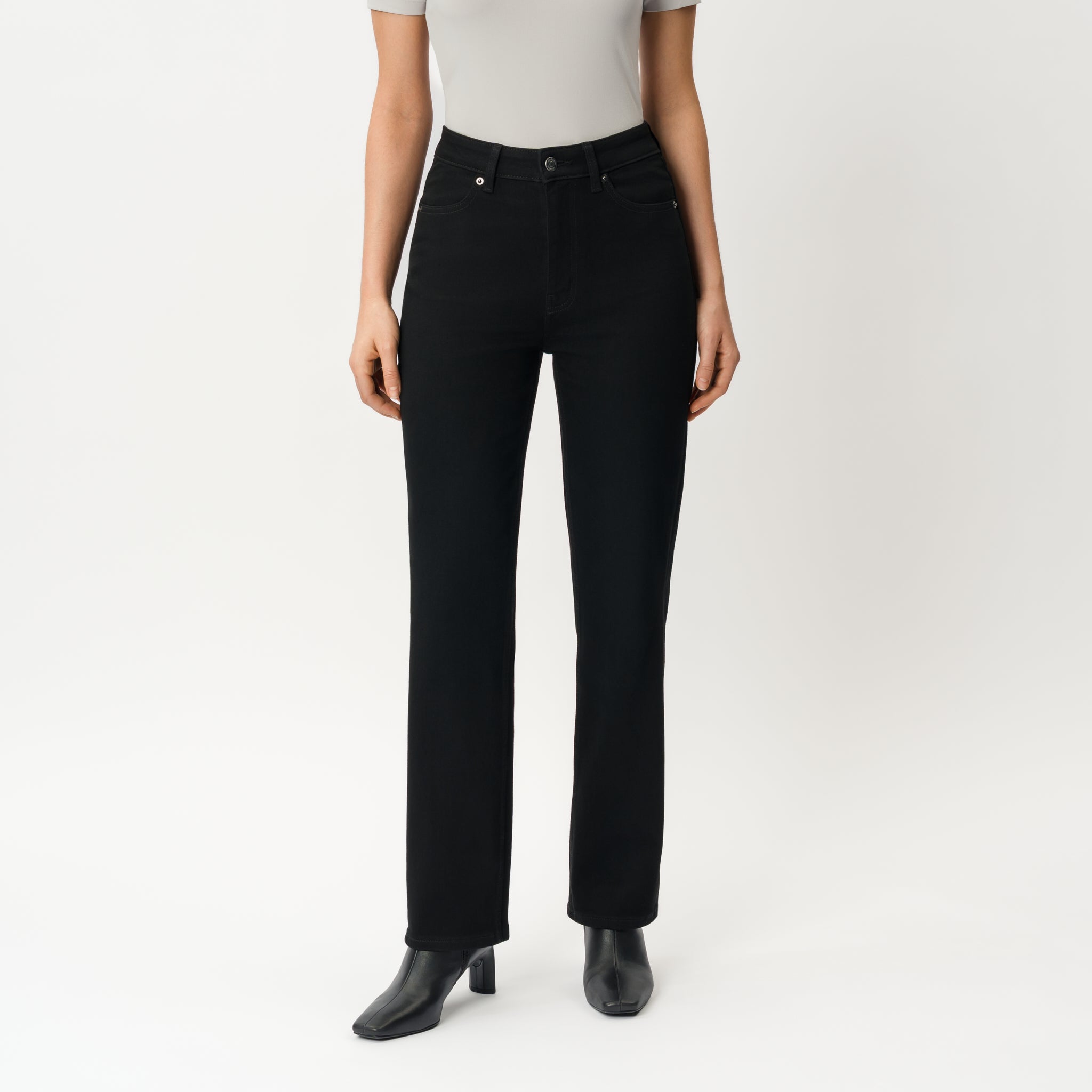 Klassische Straight ComfortDenim™ Jeans – Ninepine