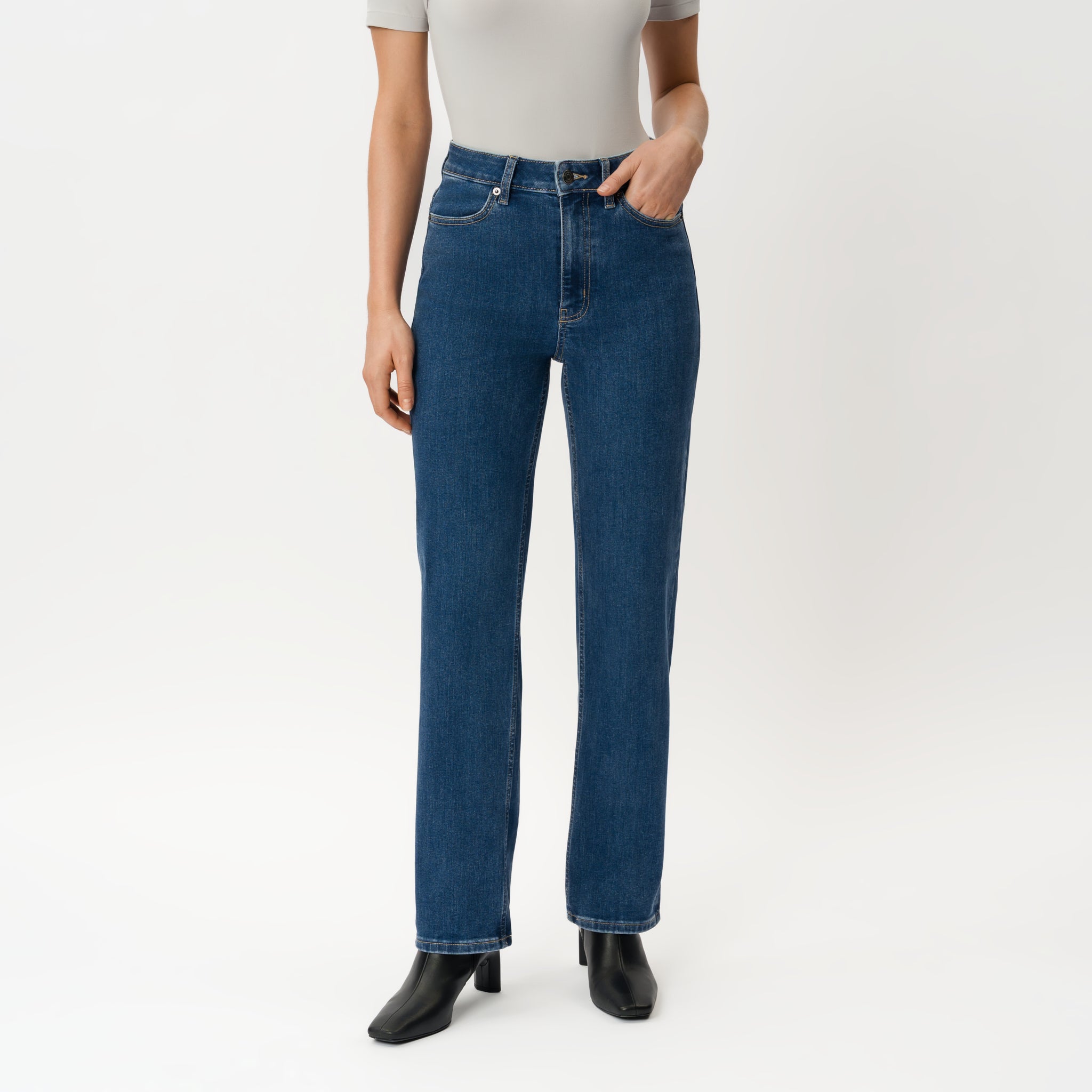 Klassische Straight ComfortDenim™ Jeans – Ninepine