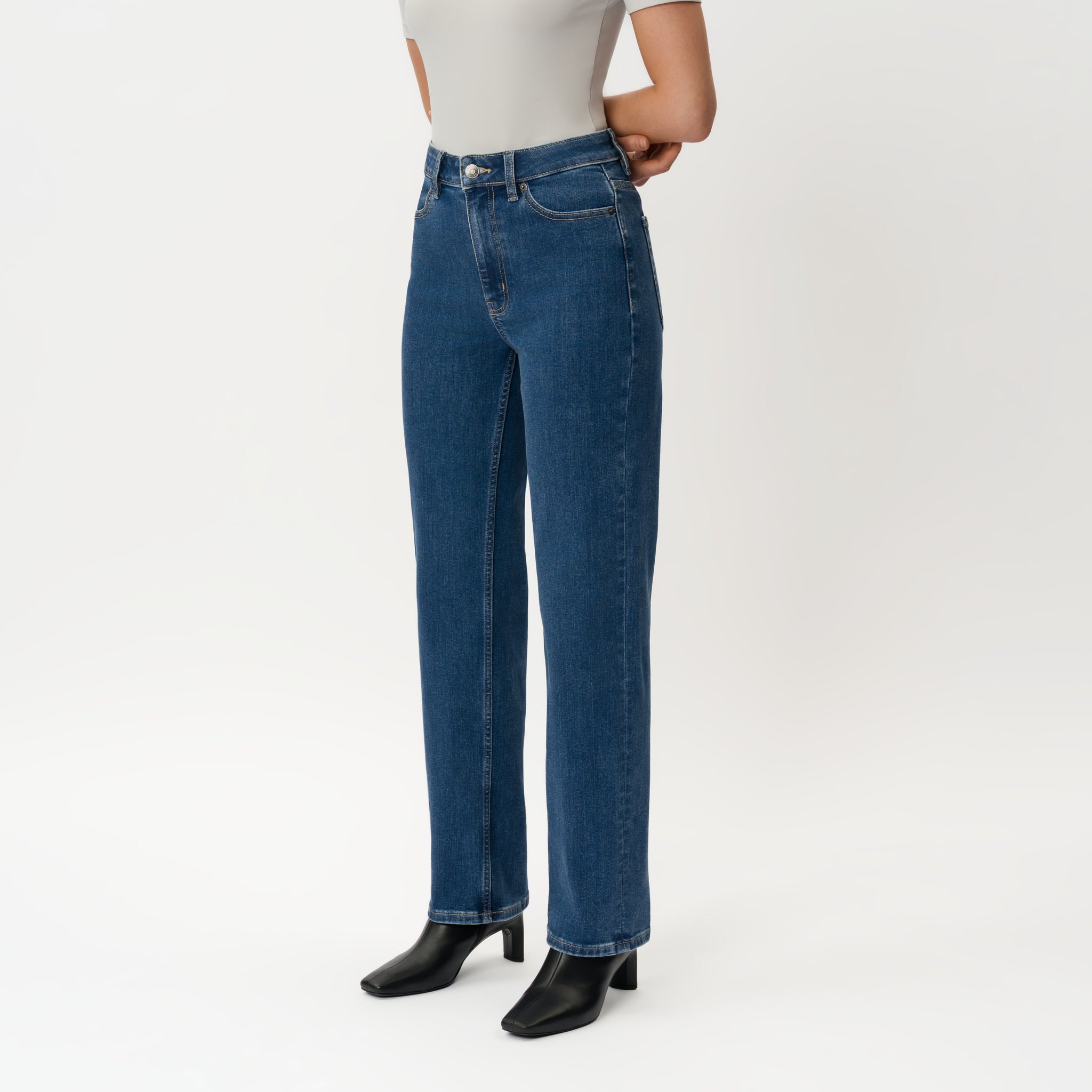 Klassische Straight ComfortDenim™ Jeans – Ninepine
