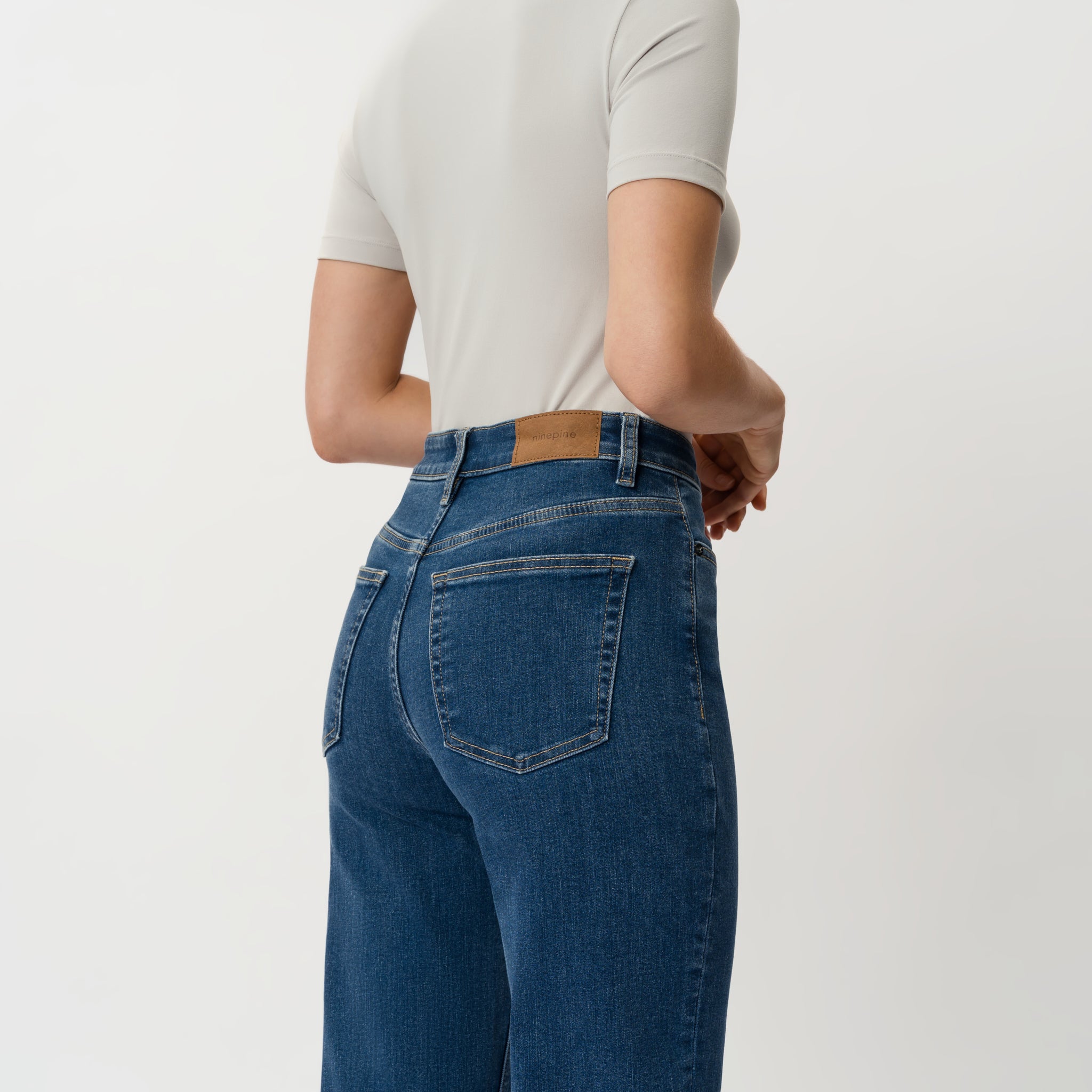 Klassische Straight ComfortDenim™ Jeans – Ninepine