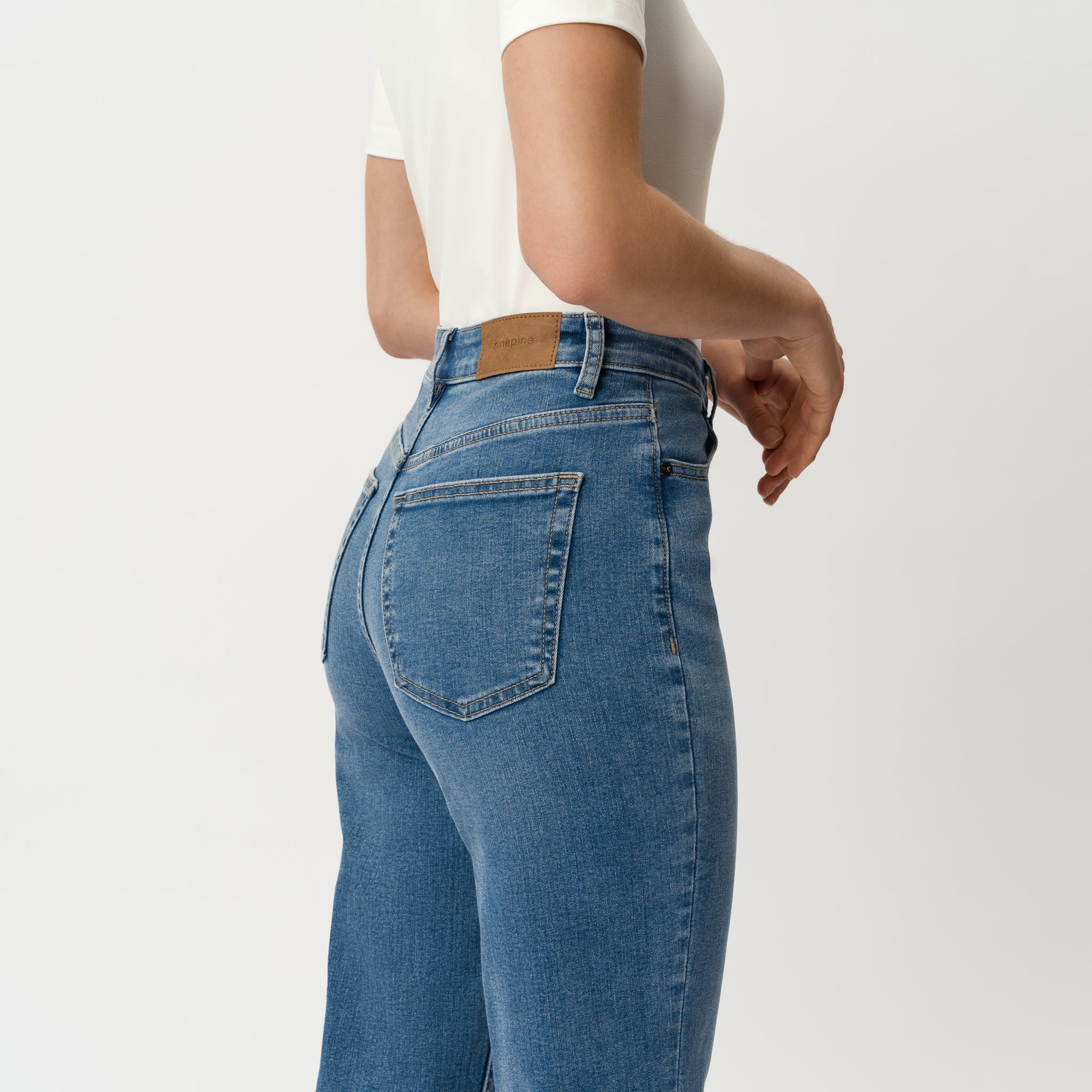 Klassische Straight ComfortDenim™ Jeans – Ninepine