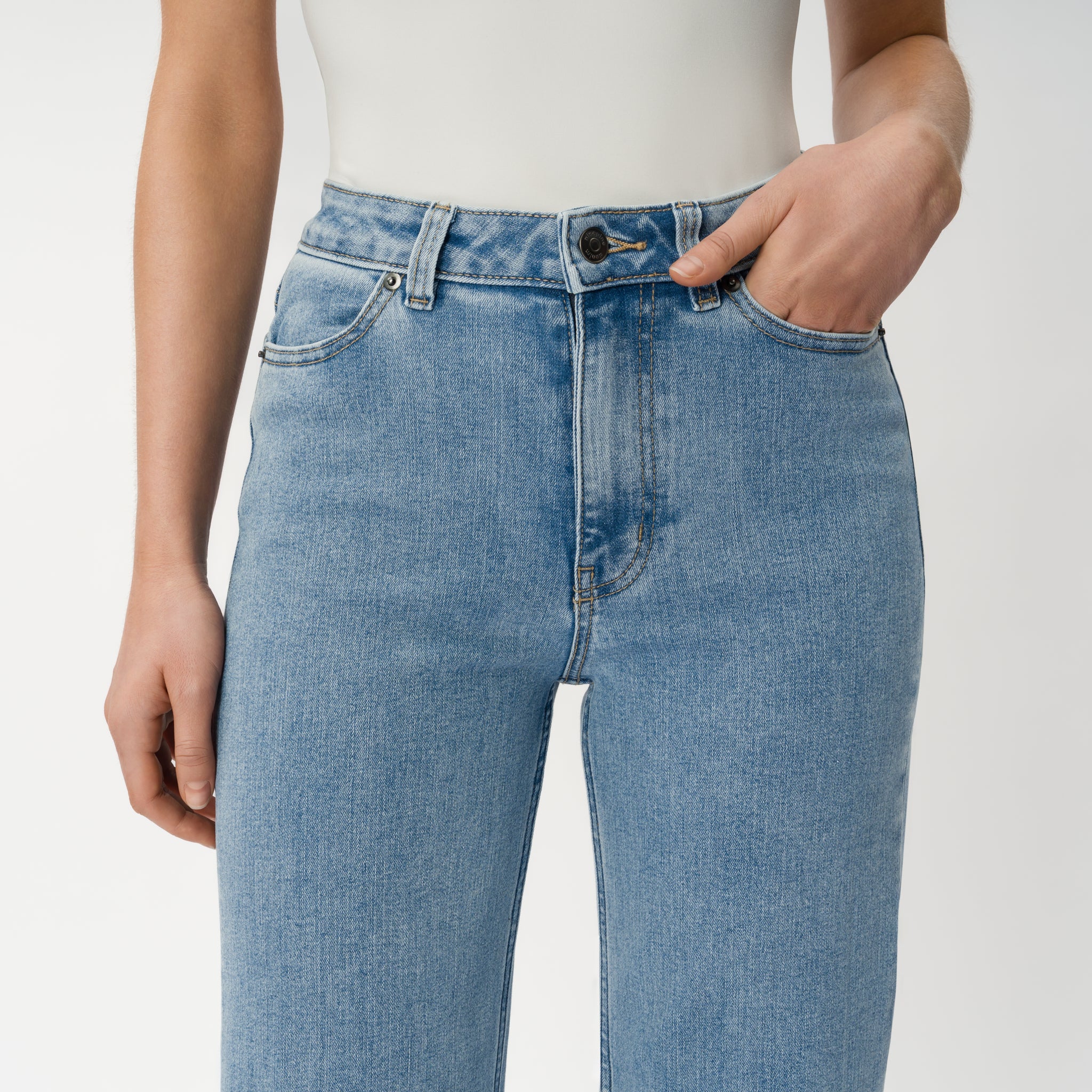Relaxed ComfortDenim™ Jeans - Ninepine