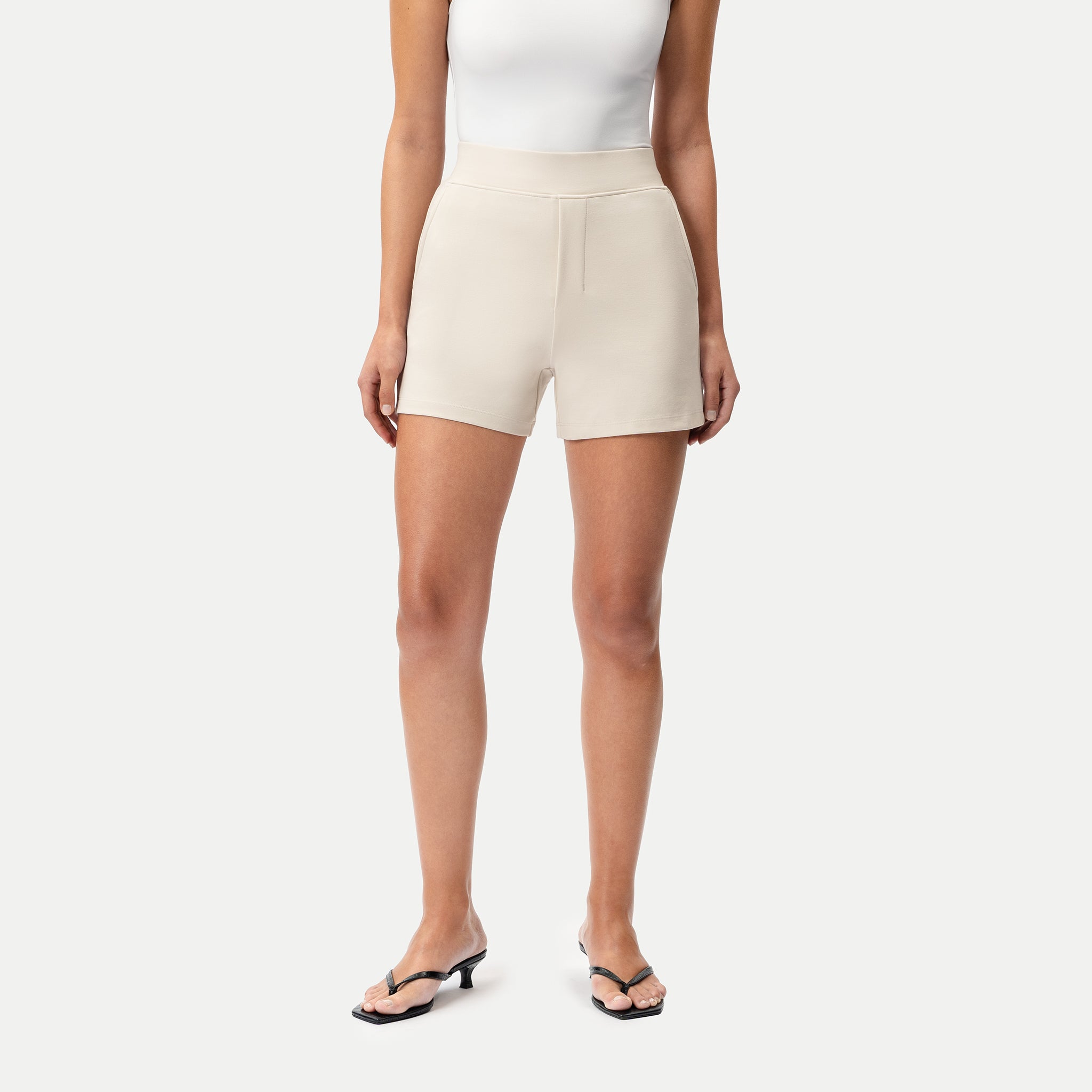 Leichte Ponte-Shorts – Ninepine
