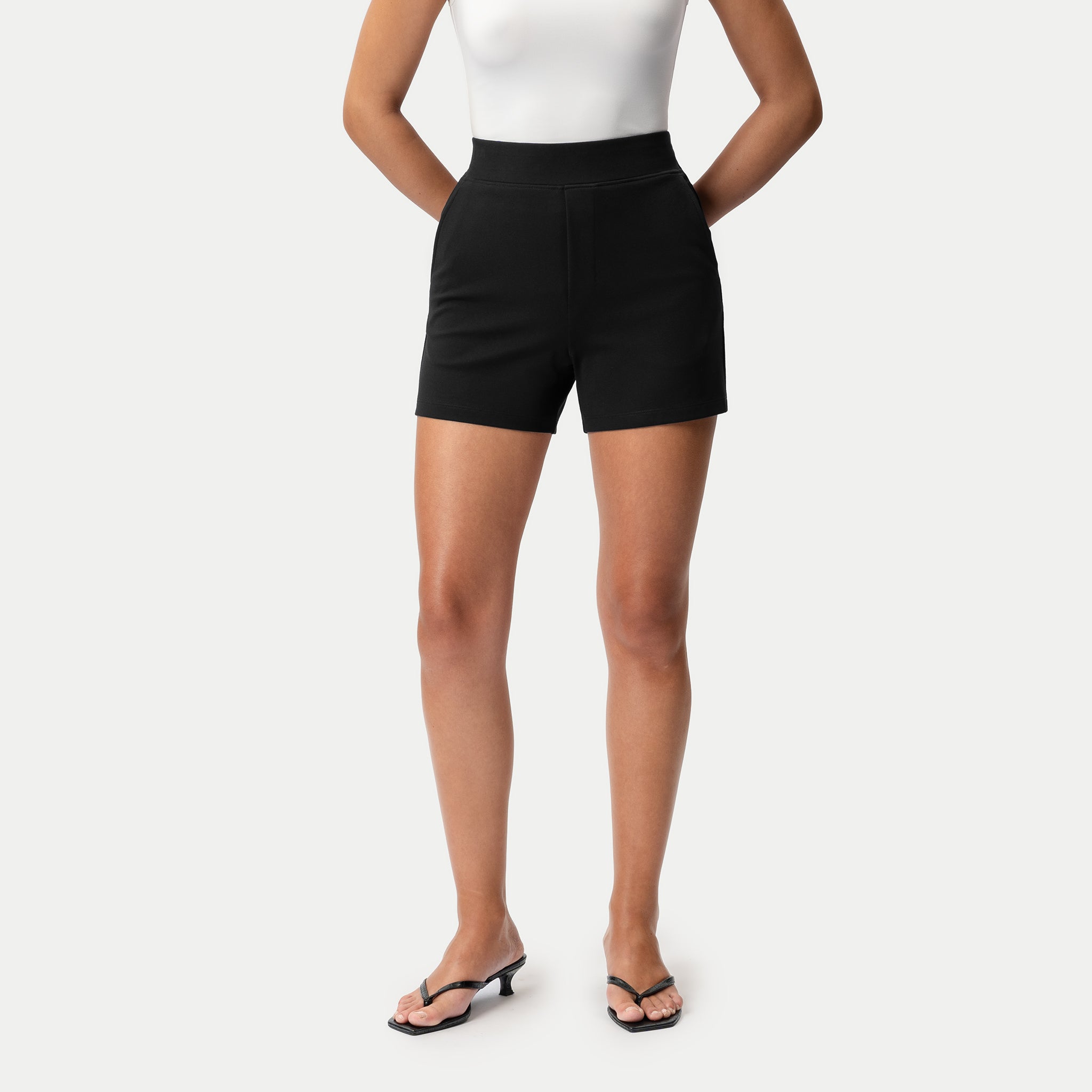 Leichte Ponte-Shorts – Ninepine