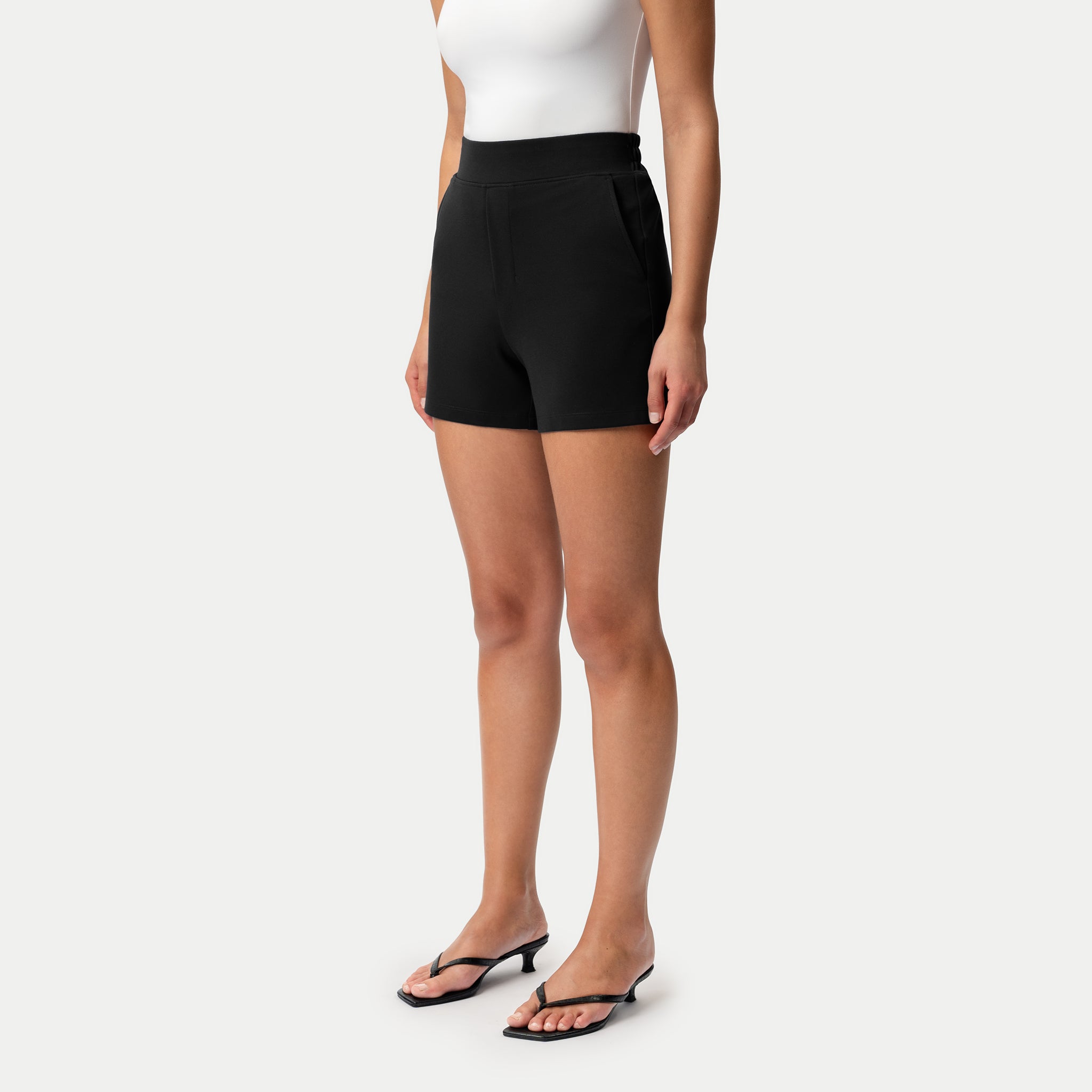 Leichte Ponte-Shorts – Ninepine