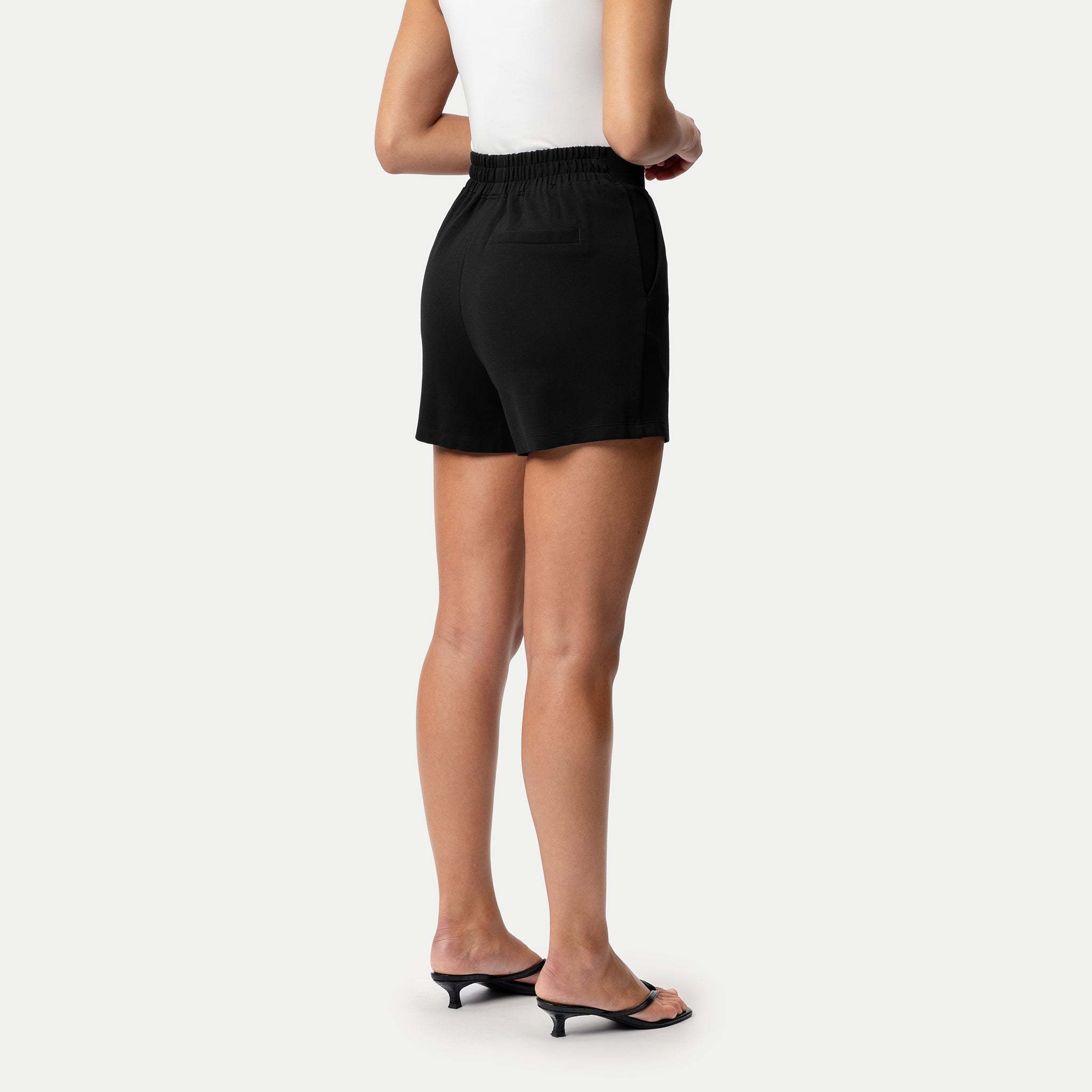 Leichte Ponte-Shorts – Ninepine