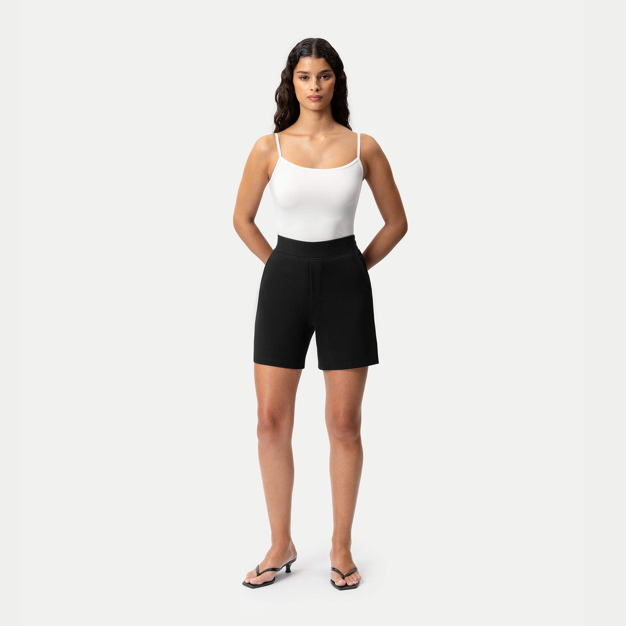 Leichte Ponte-Shorts – Ninepine