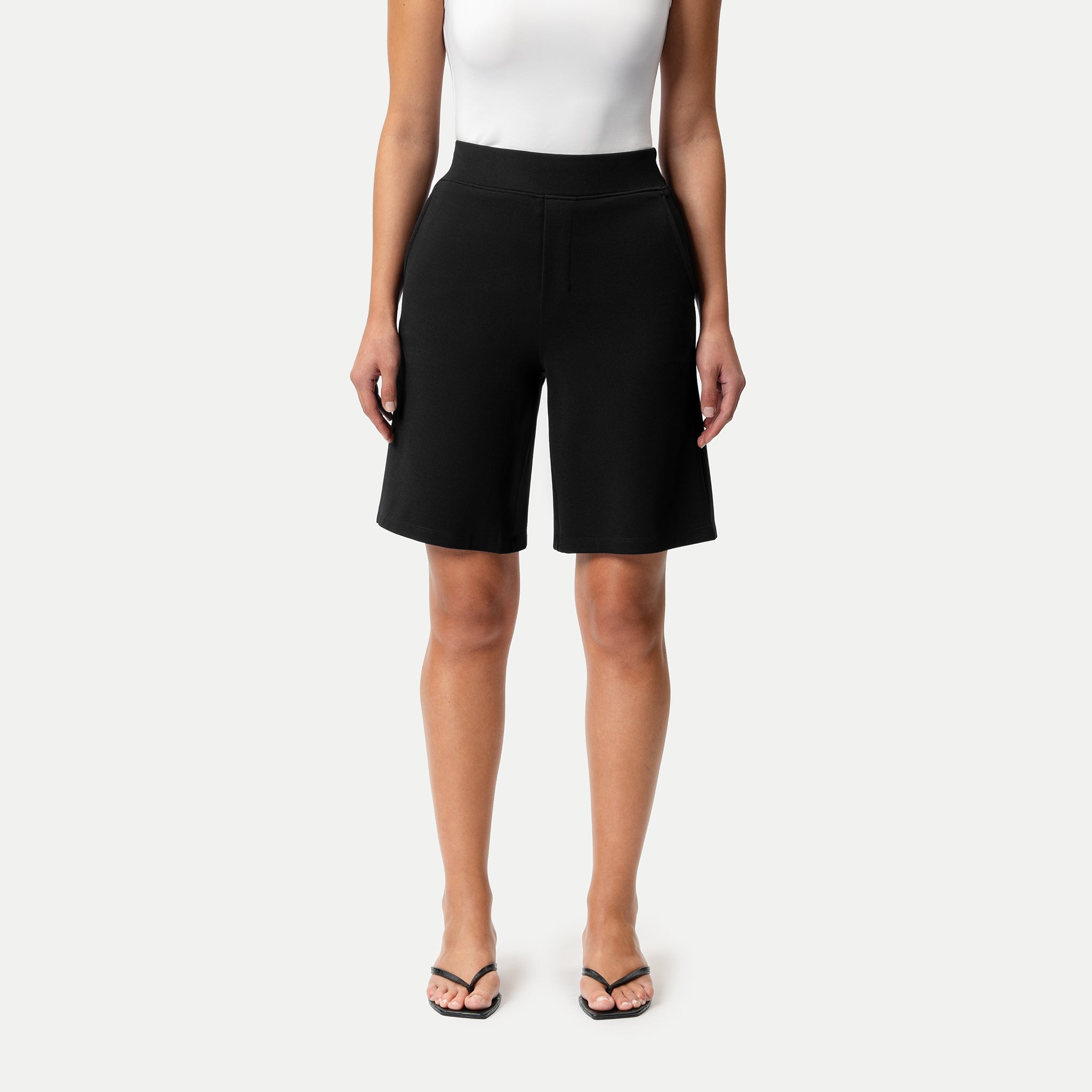 Light Ponte Shorts - Ninepine