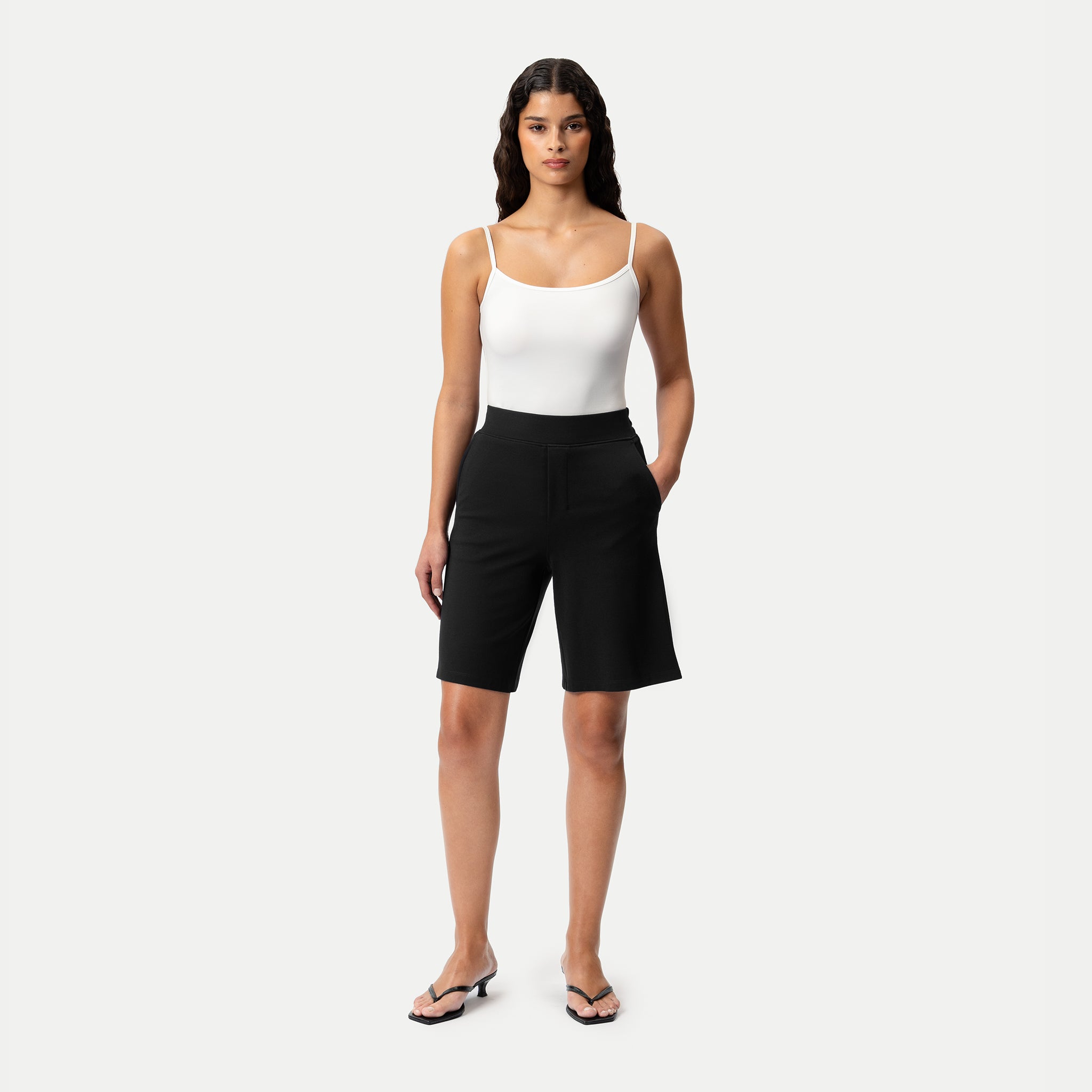 Leichte Ponte-Shorts – Ninepine