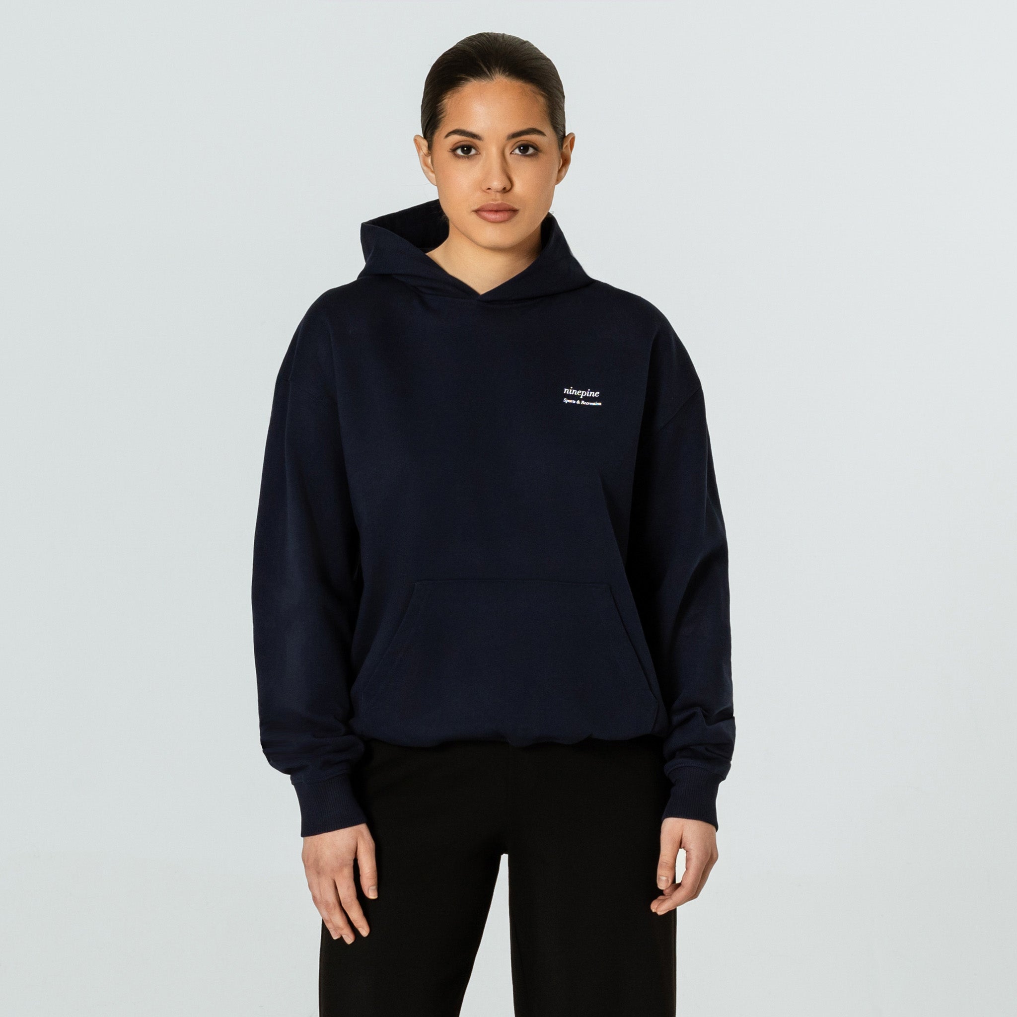 Entspannter Serif-Hoodie – Ninepine