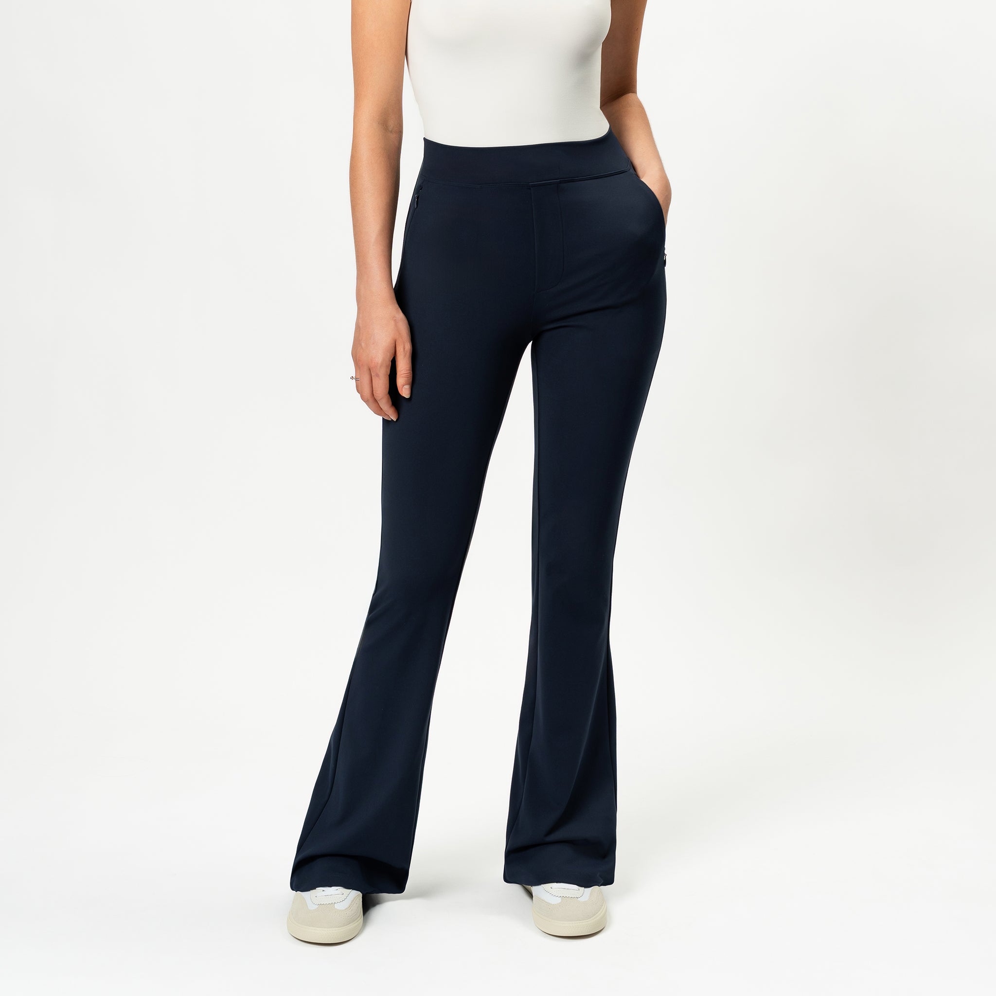 Asana Bootcut-Hose – Ninepine