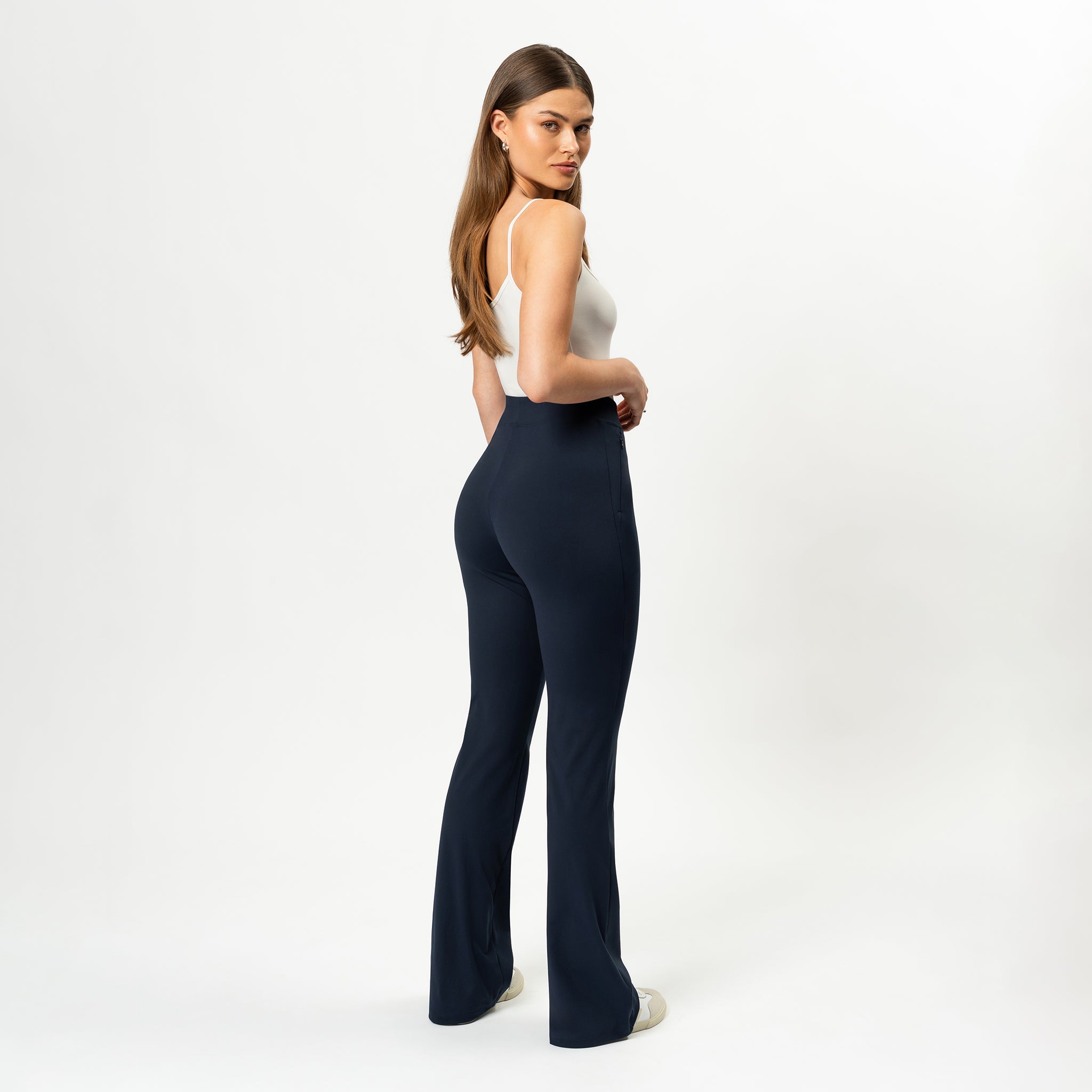 Asana Bootcut-Hose – Ninepine