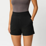 Leichte Ponte-Shorts – Ninepine