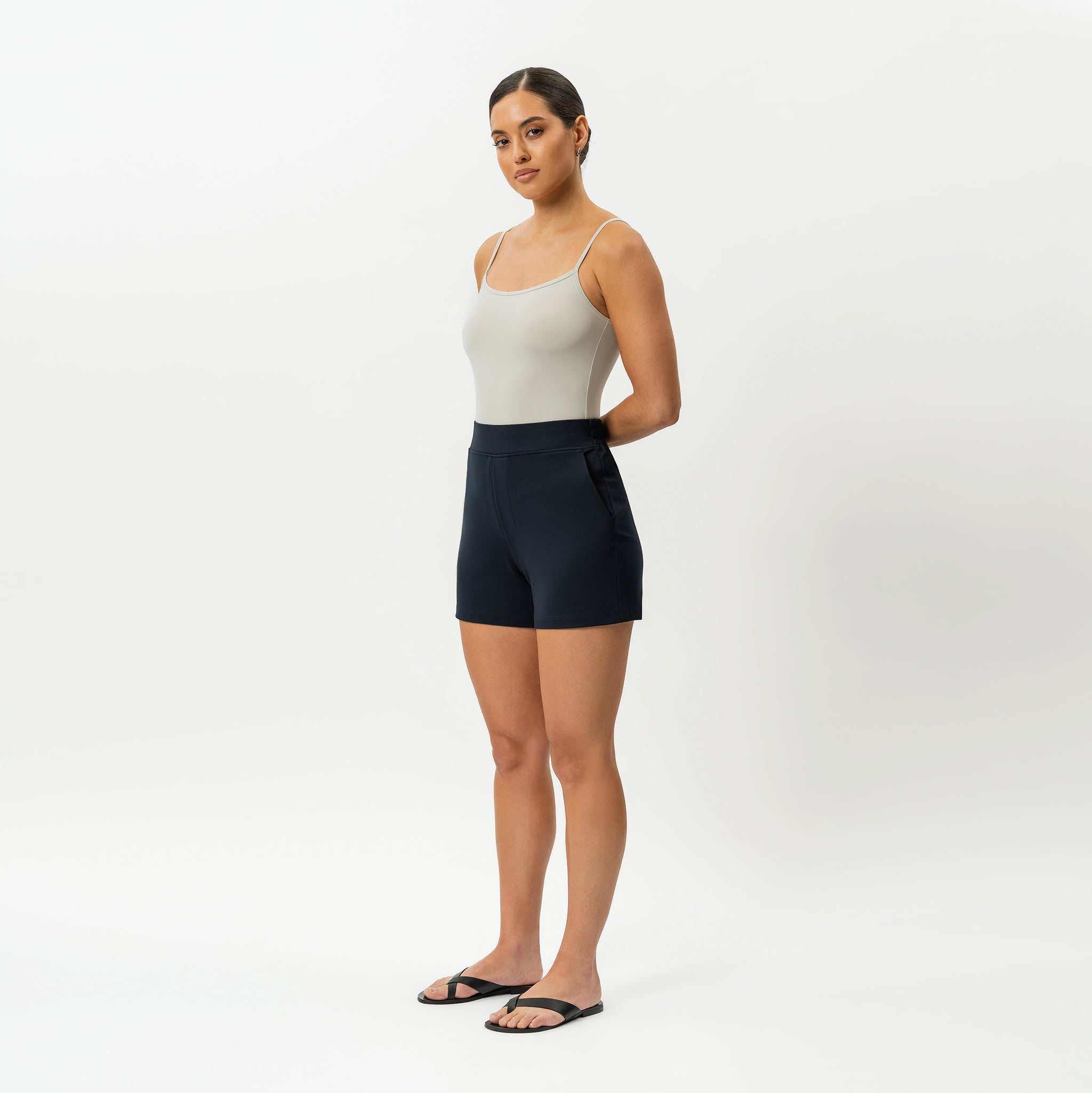 Leichte Ponte-Shorts – Ninepine