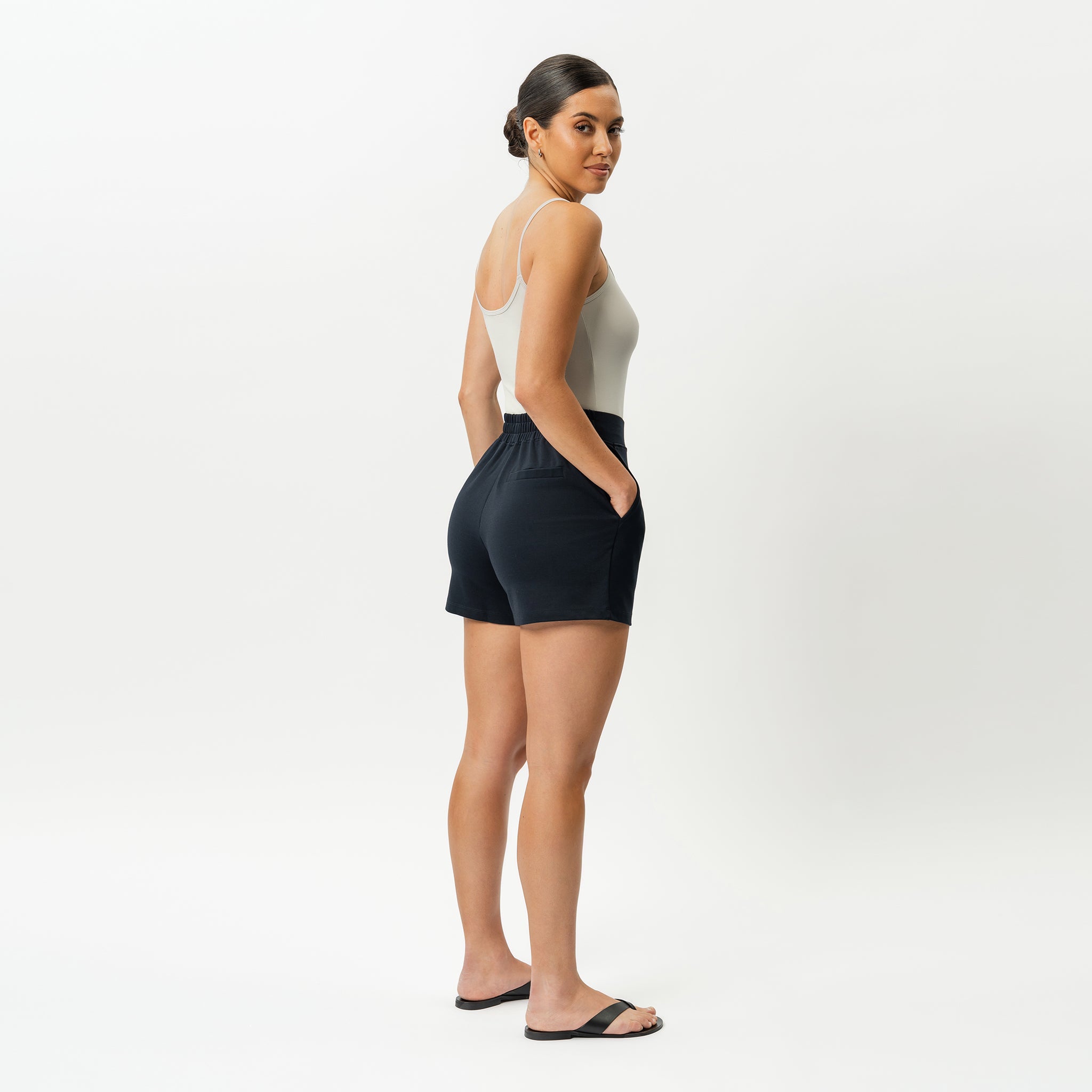 Leichte Ponte-Shorts – Ninepine