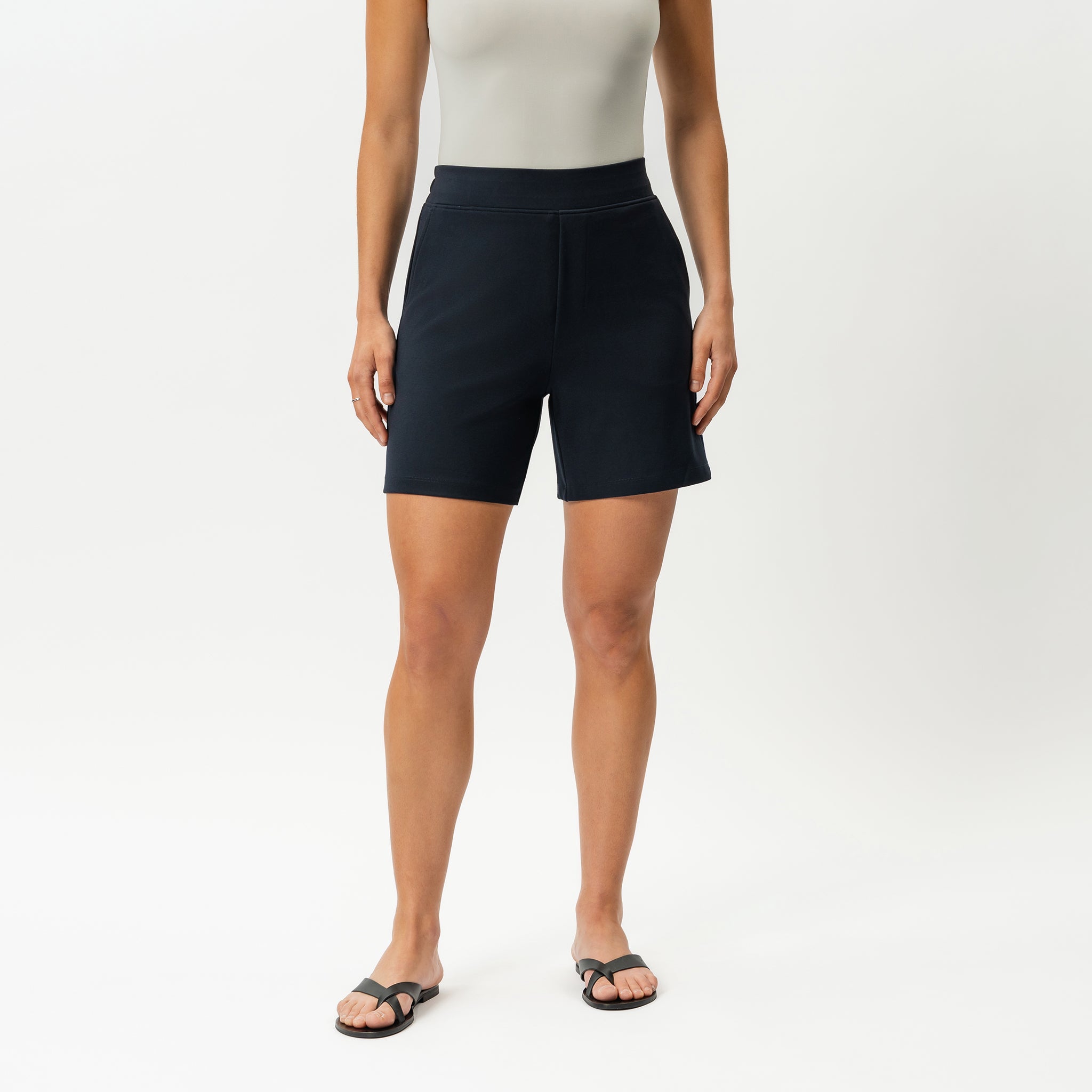 Leichte Ponte-Shorts – Ninepine