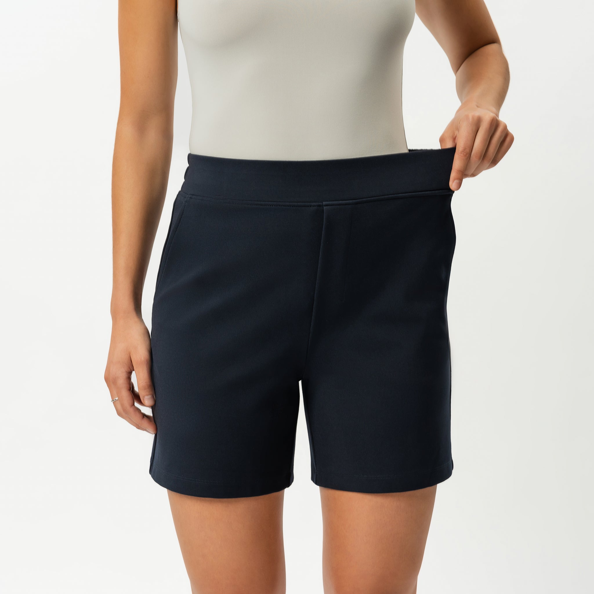 Leichte Ponte-Shorts – Ninepine