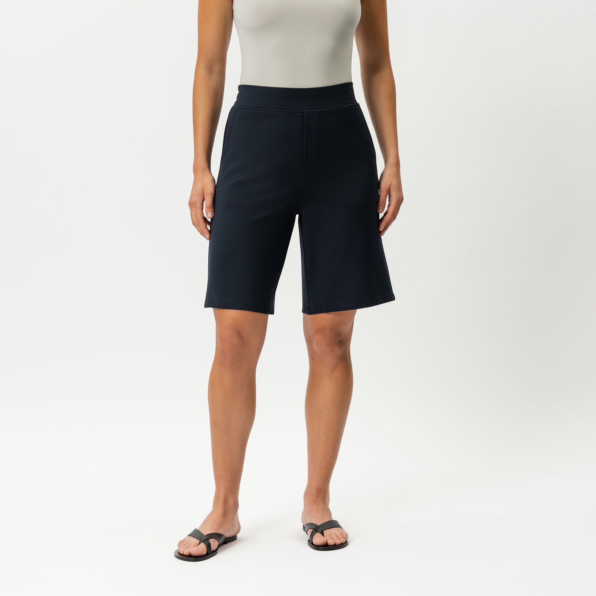 Leichte Ponte-Shorts – Ninepine