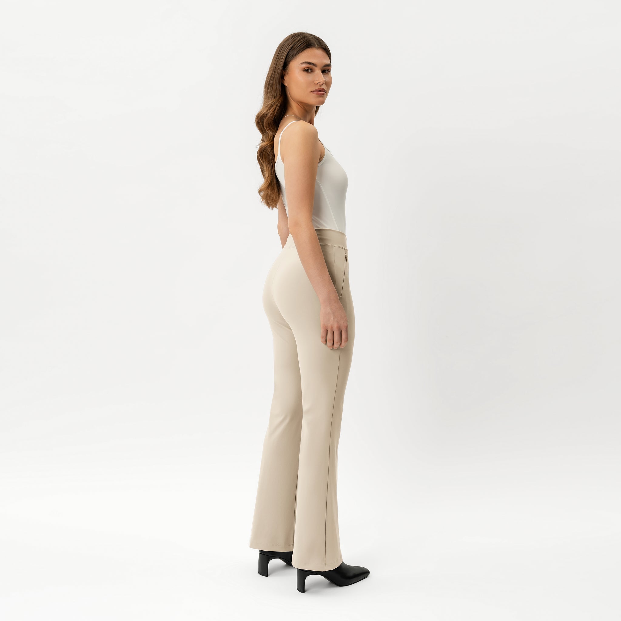 Asana Bootcut-Hose – Ninepine