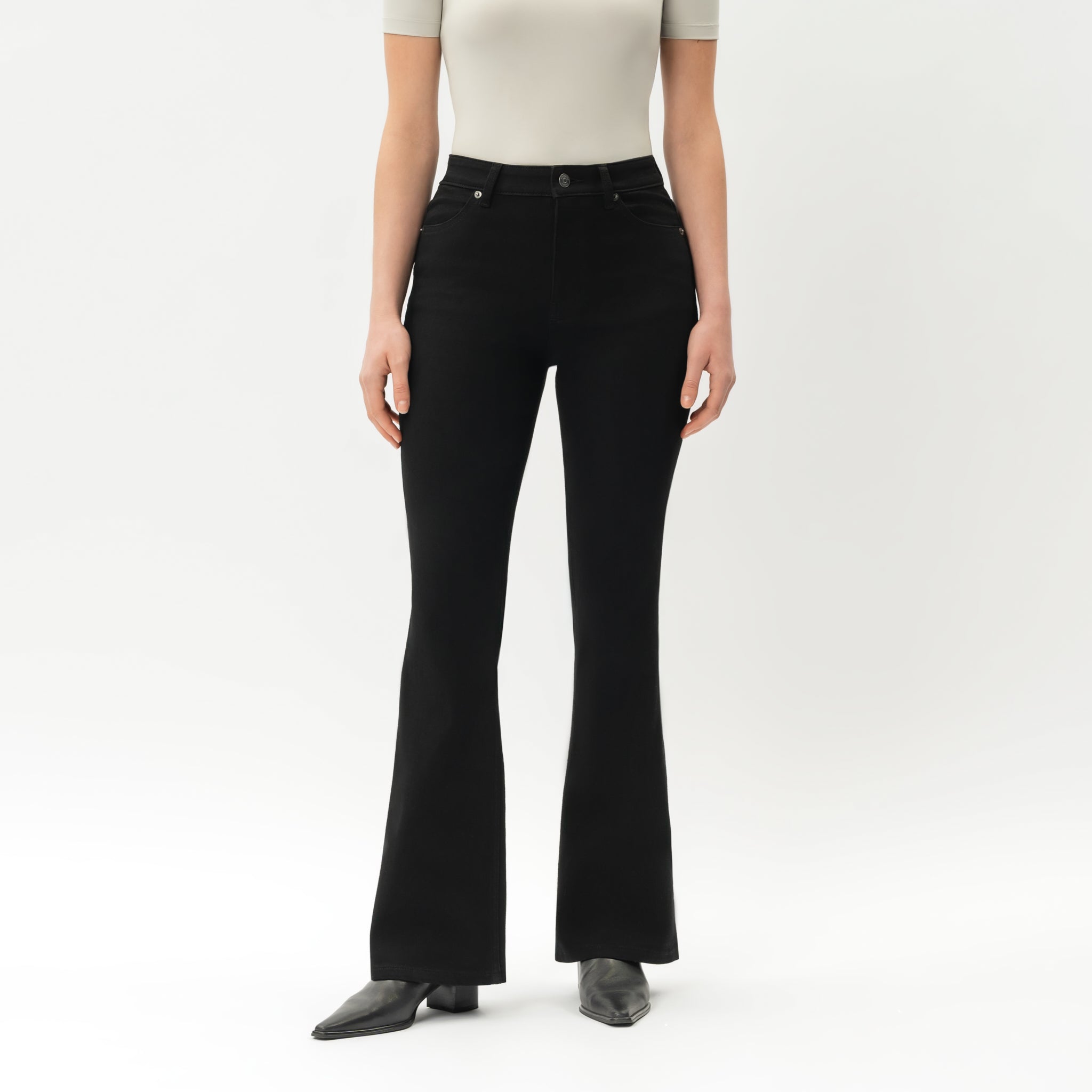 Bootcut ComfortDenim™ Jeans – Ninepine