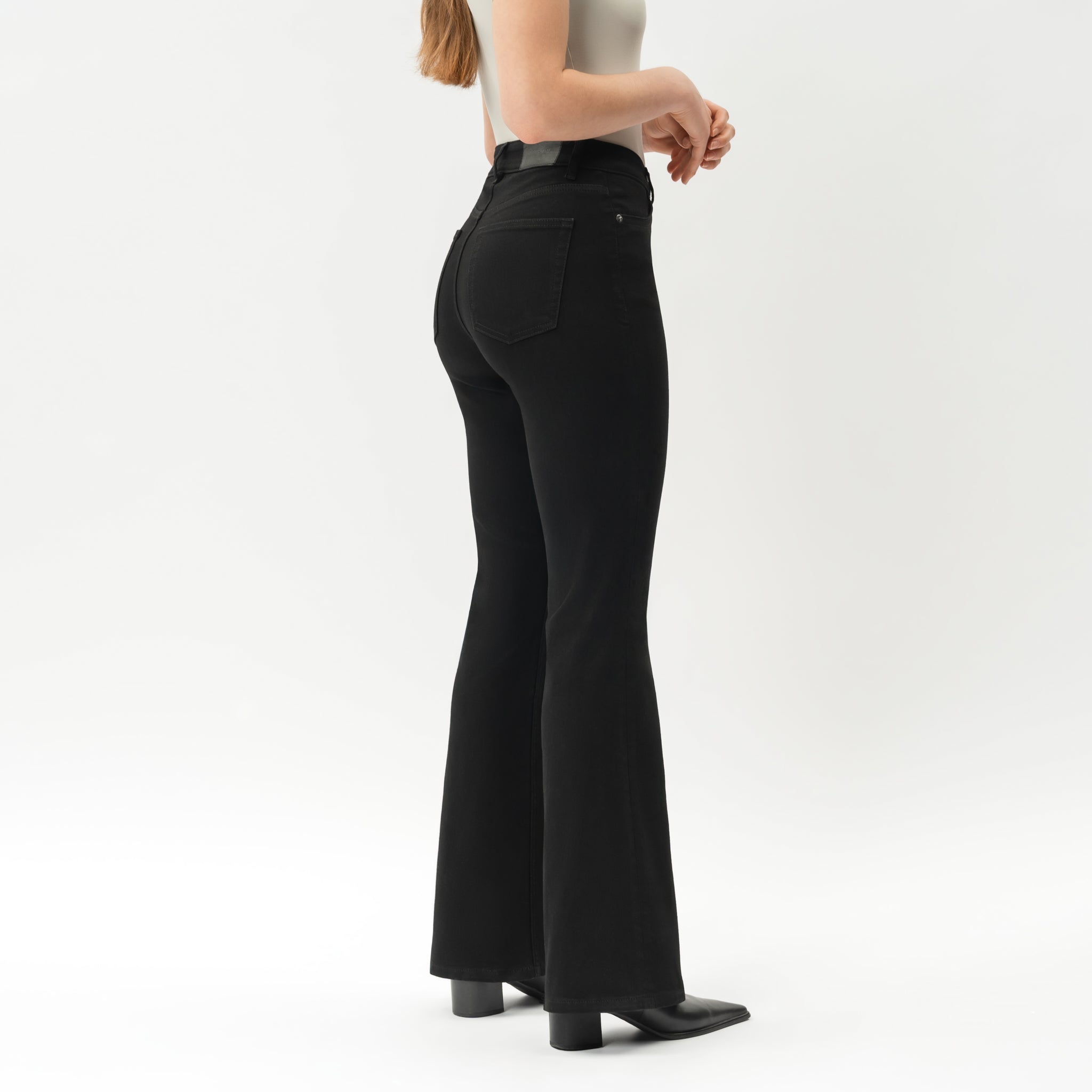 Bootcut ComfortDenim™ Jeans – Ninepine