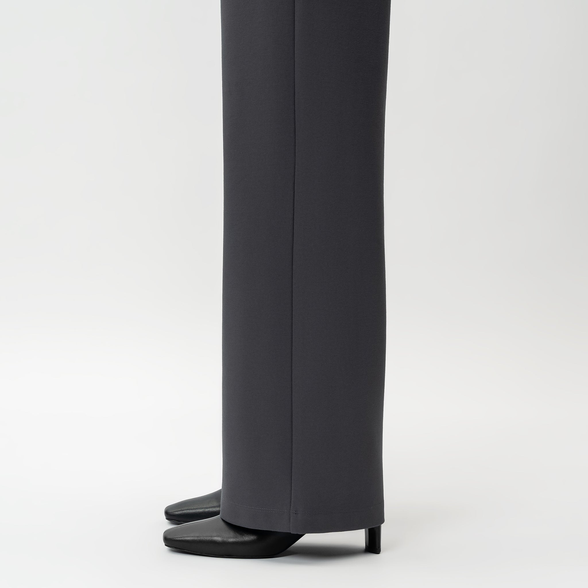 Maßgeschneiderte Ponte-Hose mit lockerer Passform – Ninepine